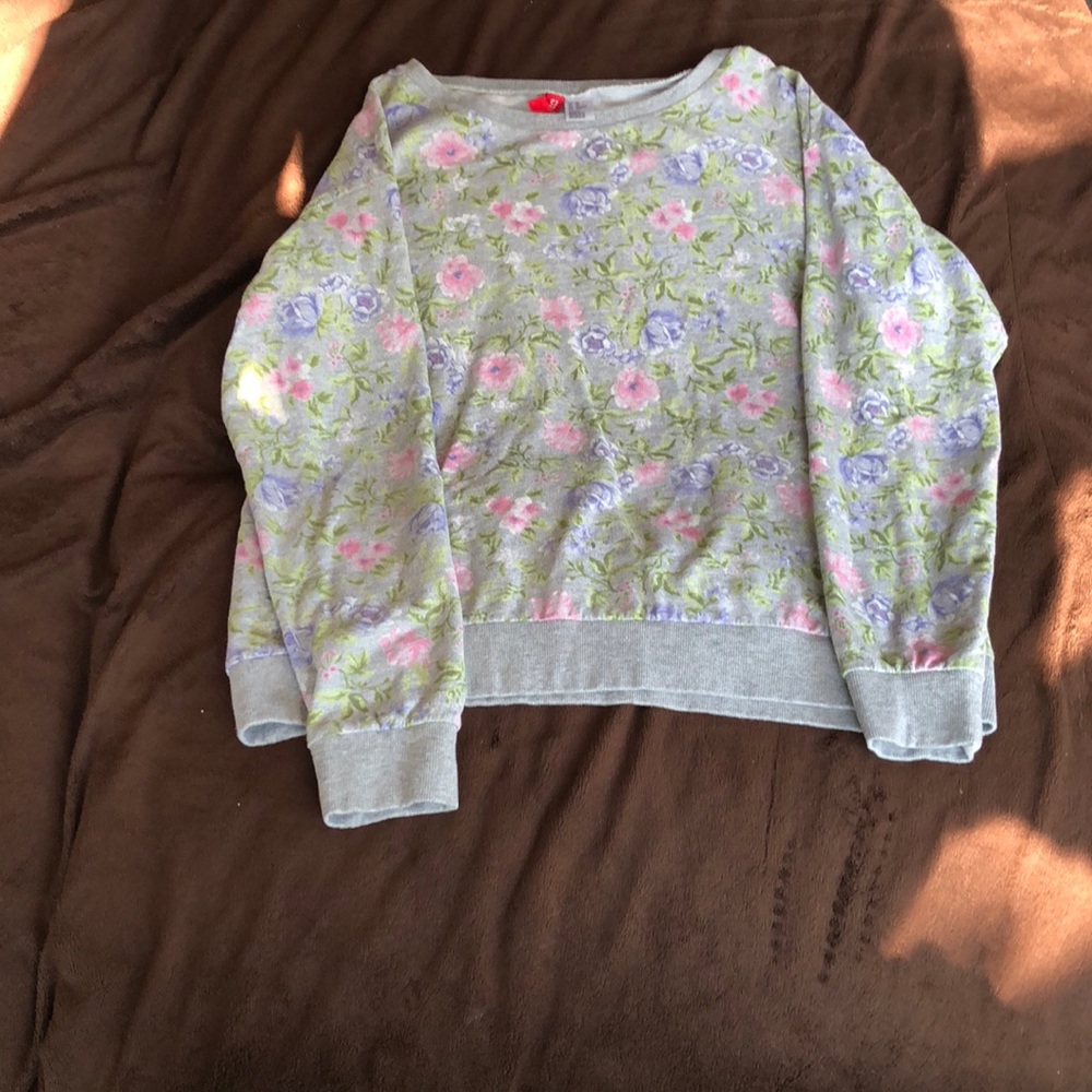 Floral sweat shirt